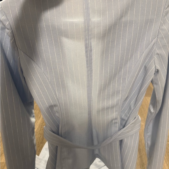 Fashionova size small suit - Picture 4 of 6